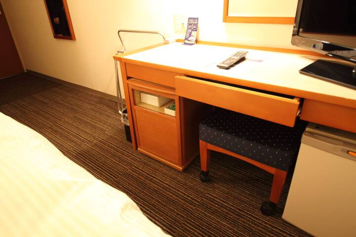 Room 9 of 43