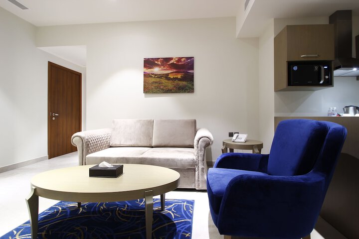 Room 15 of 37