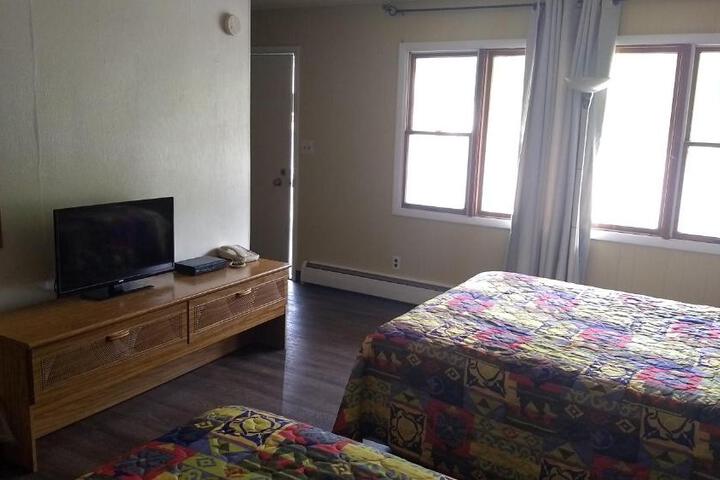 Basic Double Room (1 of 5)
