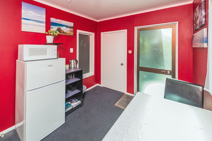 Room 16 of 44