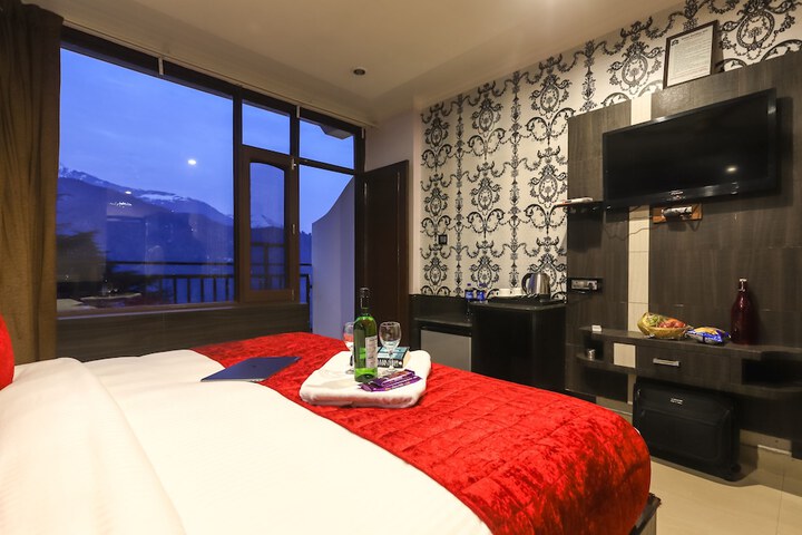 Room 14 of 65