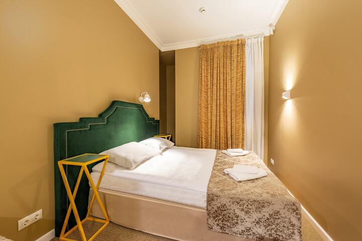 Room 18 of 30