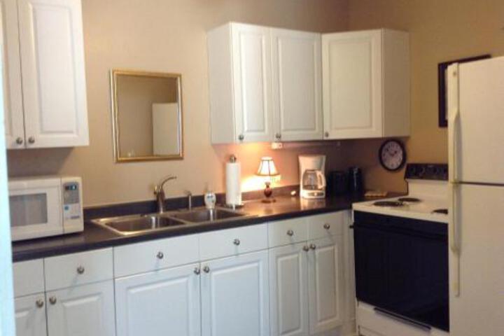 Paradise Cove Unit 1 in Englewood, FL