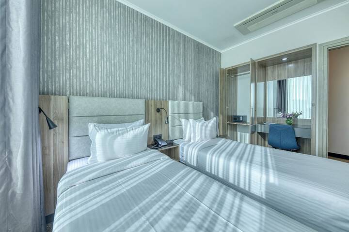 Room 19 of 43