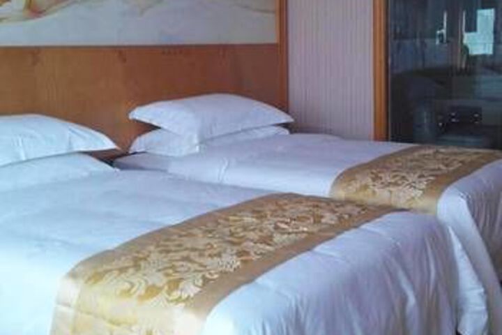 Room 9 of 10
