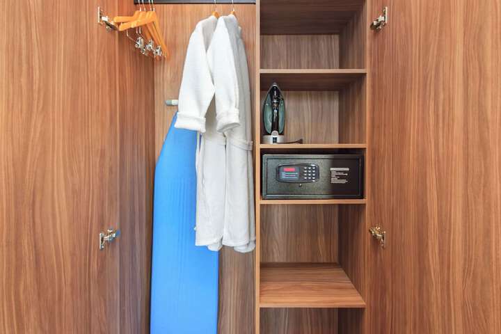Room 37 of 49