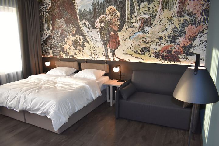 Room 21 of 34