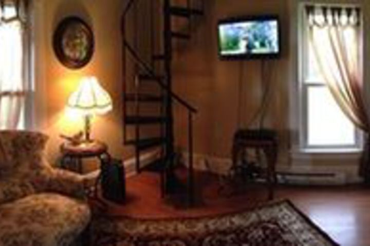 Room 11 of 15