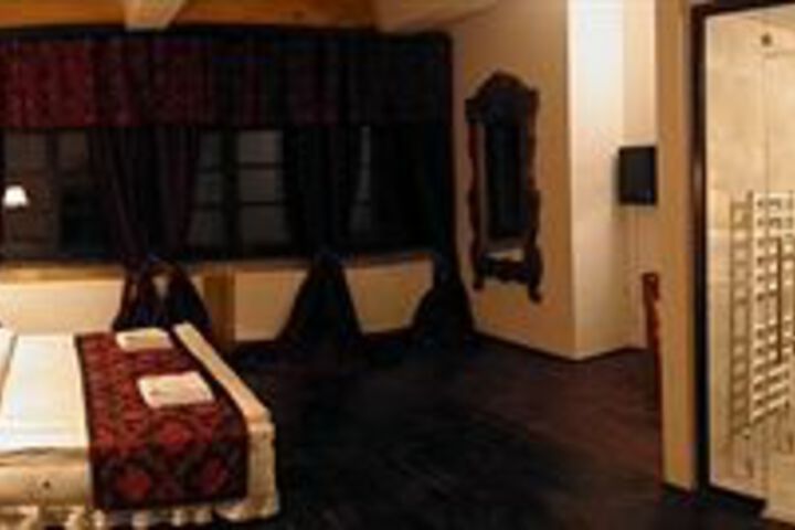 Room 3 of 23