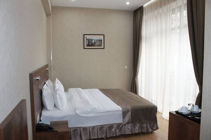 Room 5 of 45