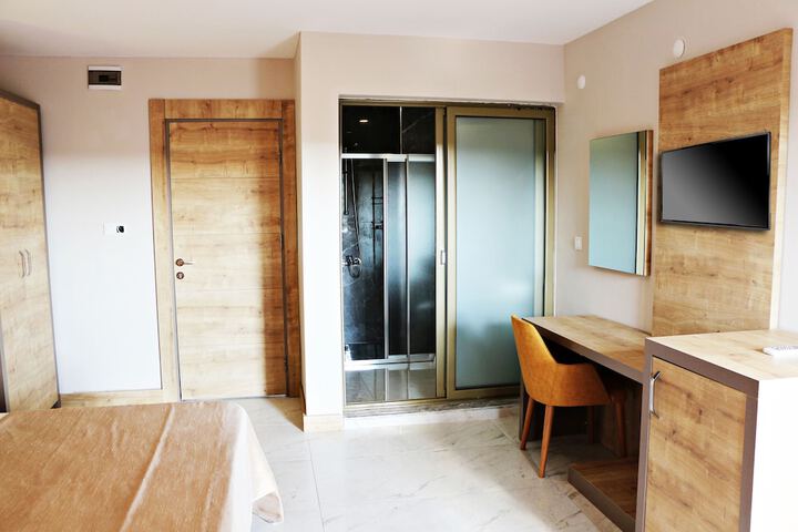 Room 7 of 30
