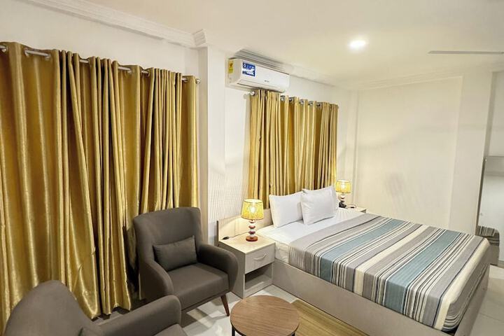 Room 7 of 27
