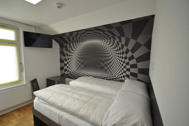 Room 9 of 111