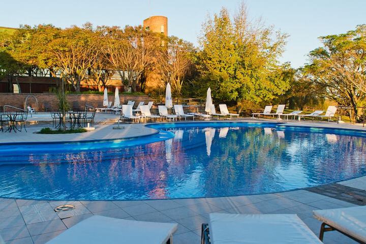 Pool 52 of 176