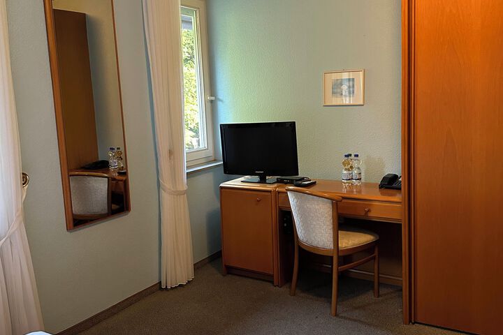 Room 14 of 20