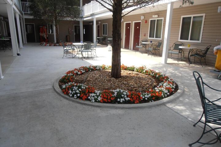 Property Grounds 27 of 38