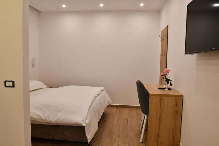 Room 43 of 65