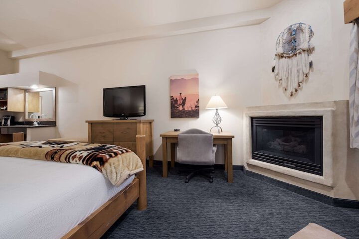 Room 12 of 65