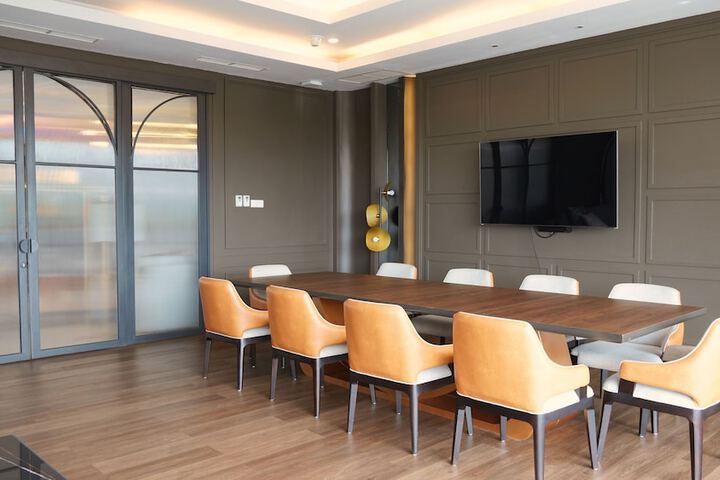 Room 12 of 19