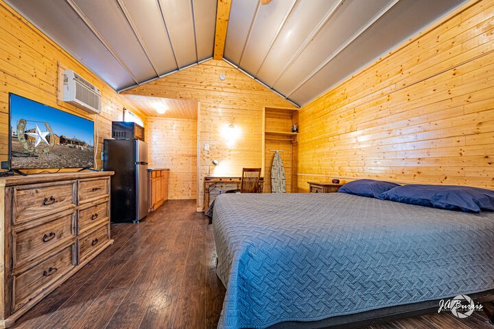 Horseshoe Lodges Cabins &  RV Park in Midland, TX