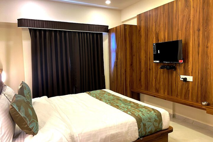 Room 8 of 20