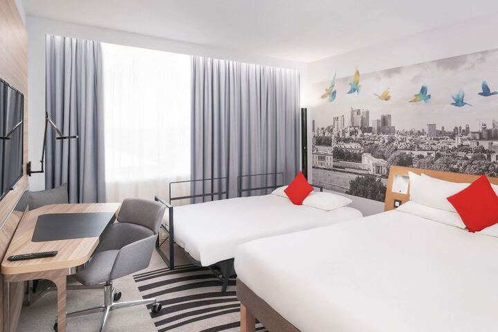 Room 45 of 178