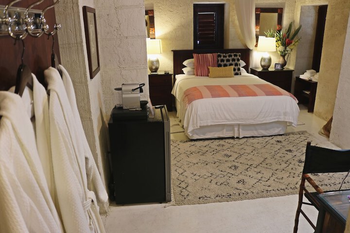 Room 11 of 72