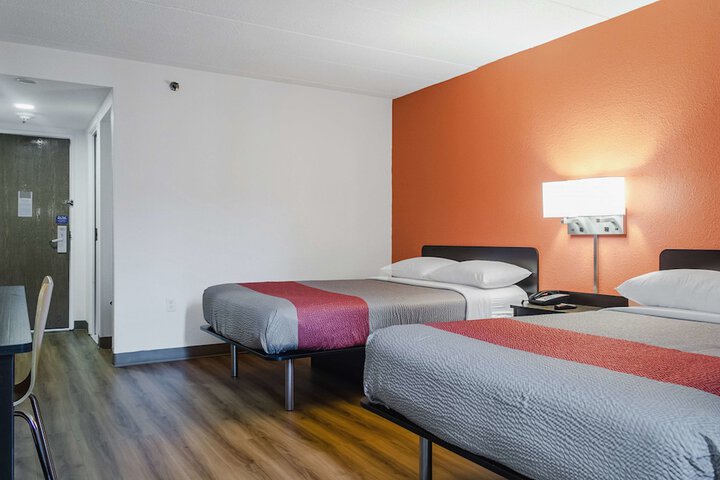 2 Double Beds (5 of 7)