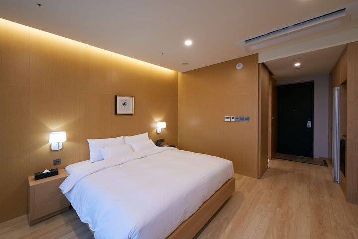 Room 4 of 46