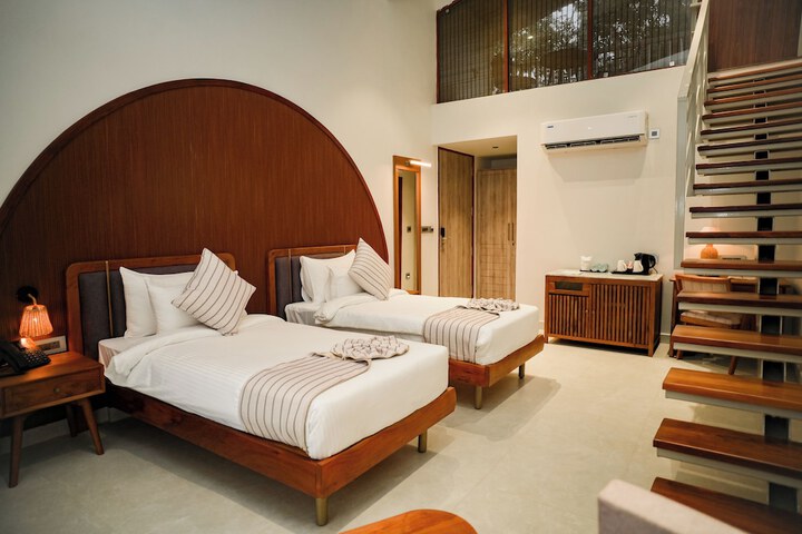 Room 3 of 13