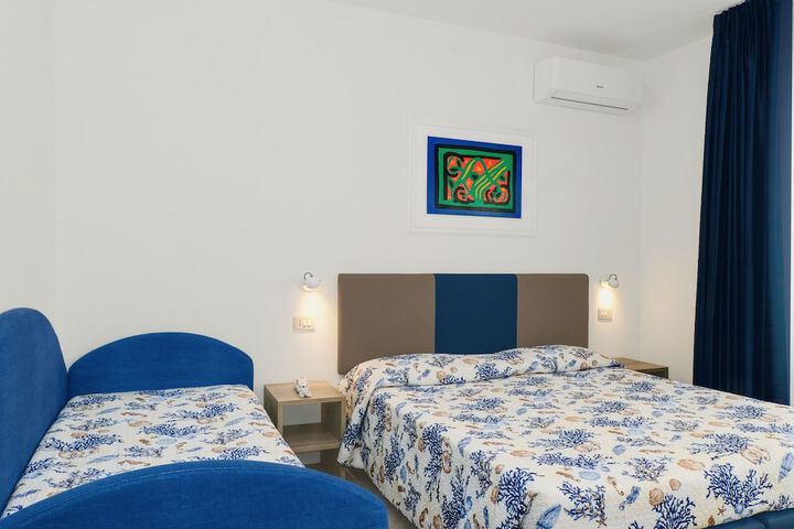 Room 31 of 82