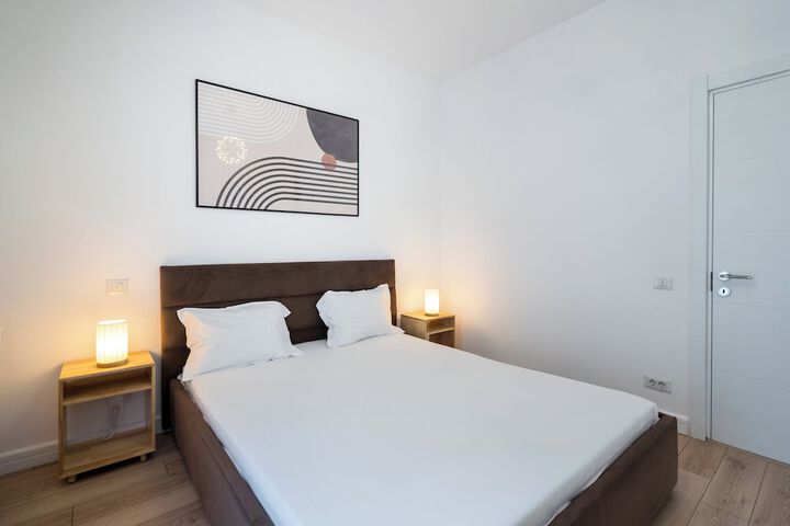 Room 5 of 355