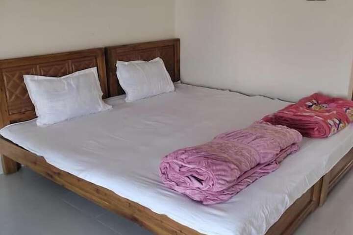 Room 3 of 12