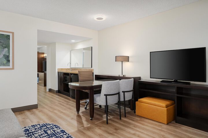 Room 51 of 107