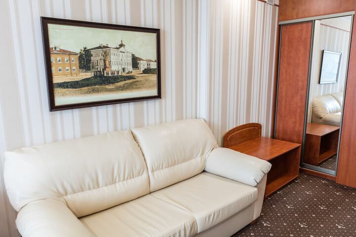 Room 19 of 46