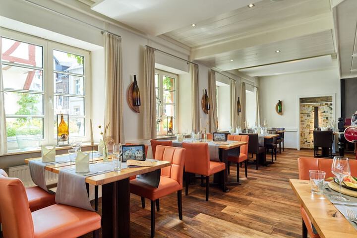 Dining Photos