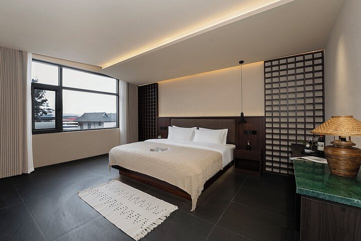 Room 28 of 60