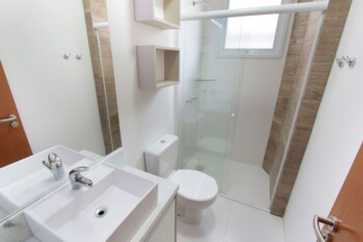 Room 2 of 10