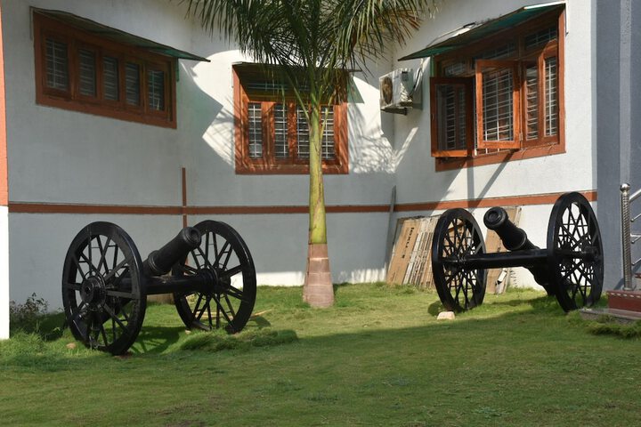 Hotel Exterior 22 of 26