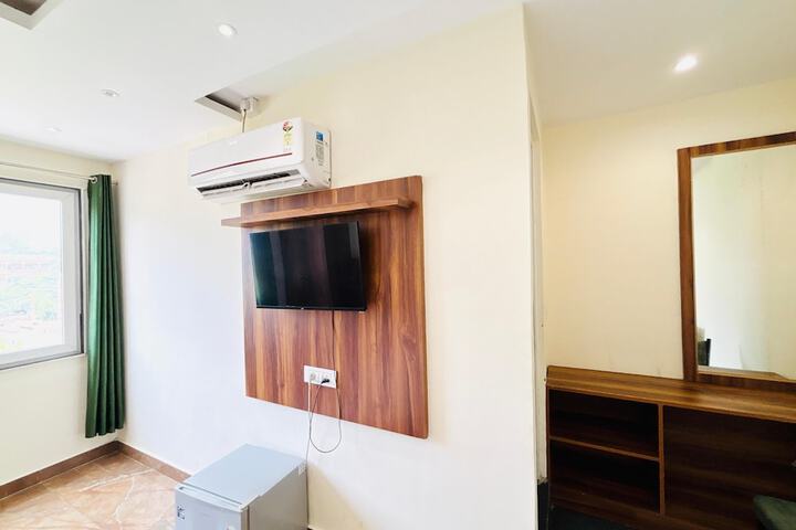 Room 18 of 26