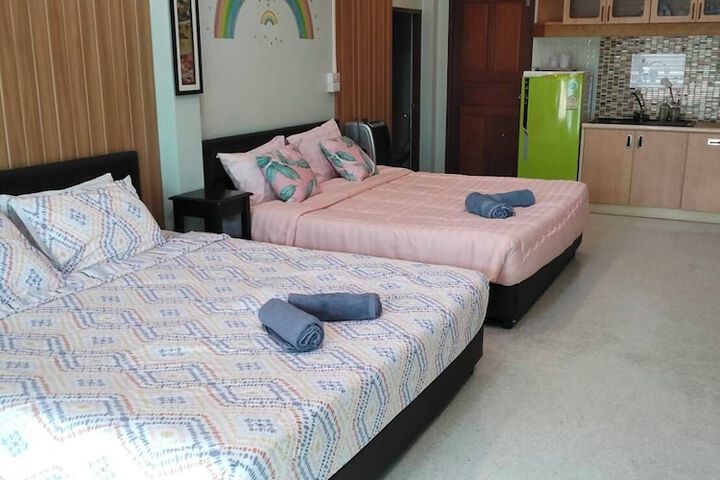 Room 7 of 9