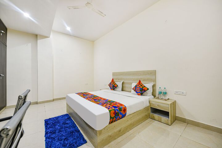 Room 16 of 27