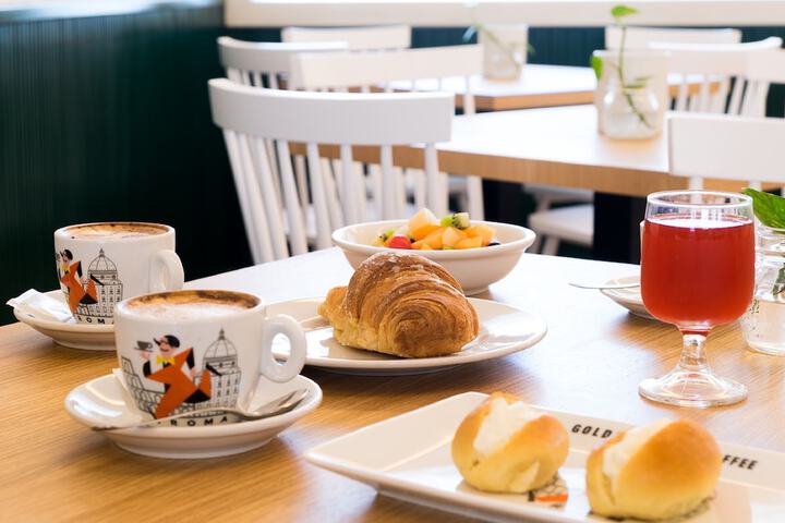 Breakfast/Coffee Service 61 of 72