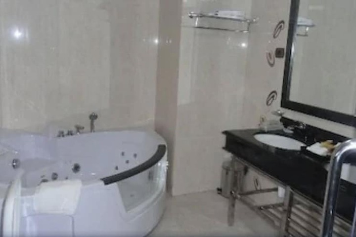Jetted tub