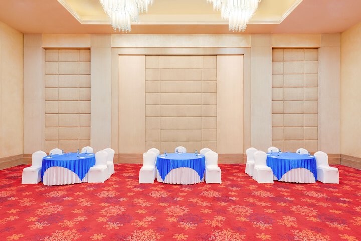 Ballroom/Hall 50 of 63