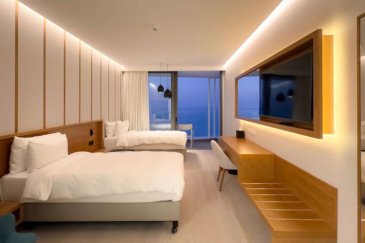 Room 30 of 92