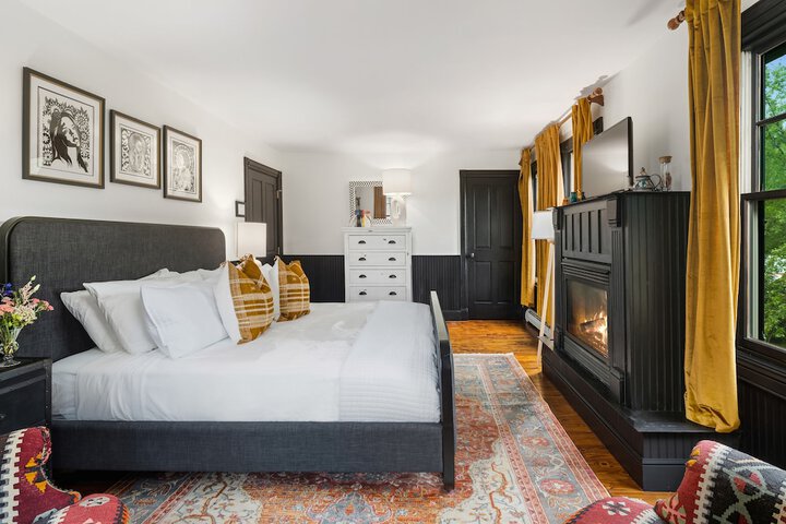 Room 81 of 172