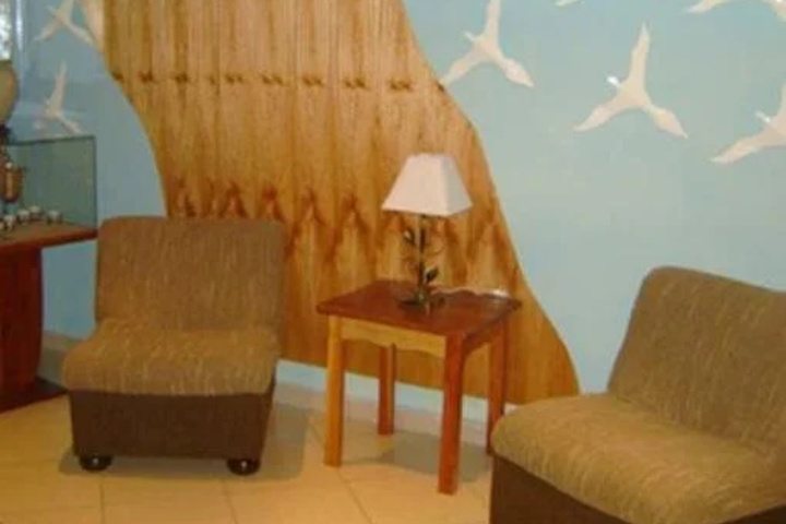 Room 10 of 14