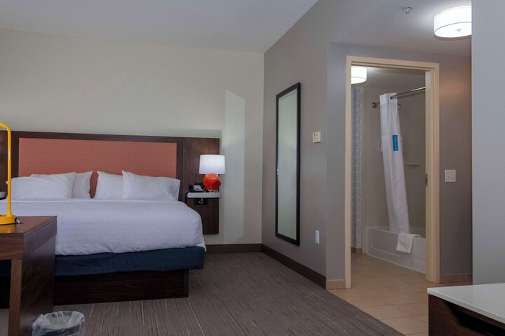 Room 12 of 70