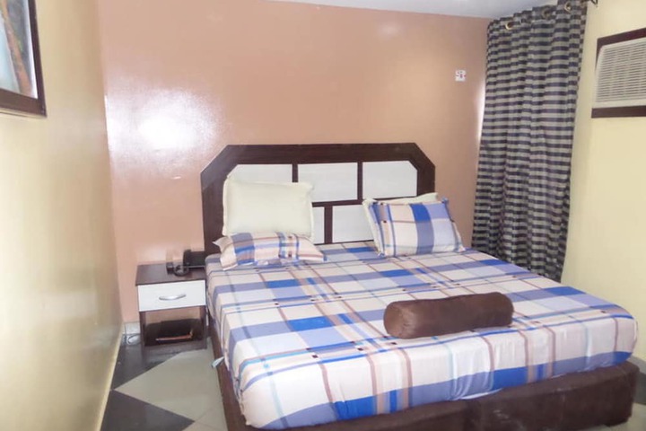 Room 4 of 14